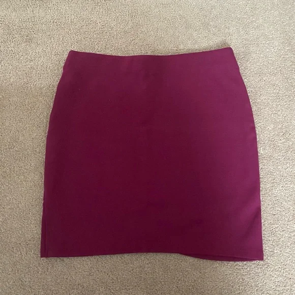 Aritzia tight mini skirt size M - Picture 2 of 4